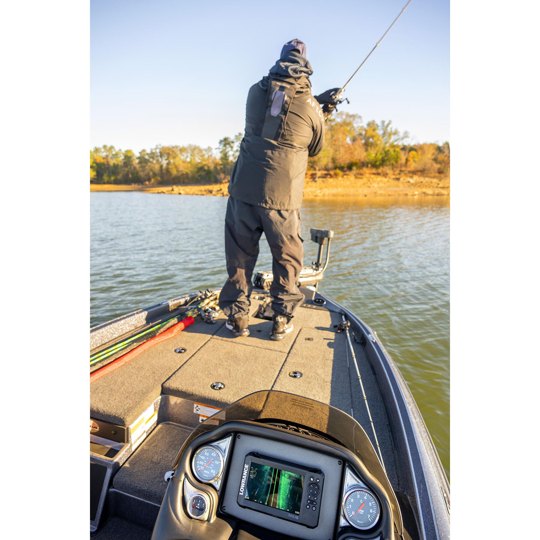 Lowrance Eagle 7 with SplitShot Transom-Mount Transducer and Discover OnBoard Chart (000-16227-001)