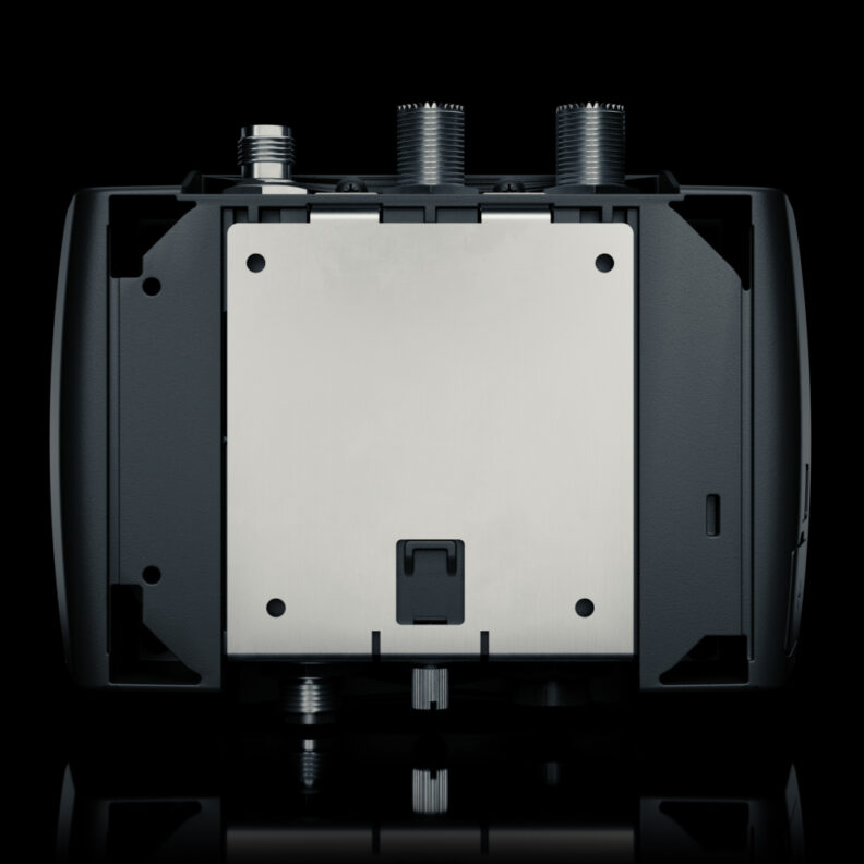 em-trak B952 5W SOTDMA Class B AIS Transceiver with Wi-Fi, Bluetooth and FLEXI-FIT Bracket (430-0011)